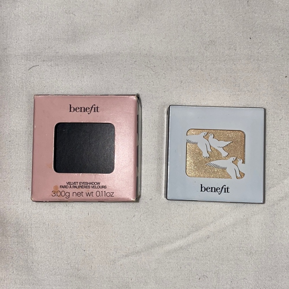 Benefit VELVET EYESHADOW (BIKINI LINE)